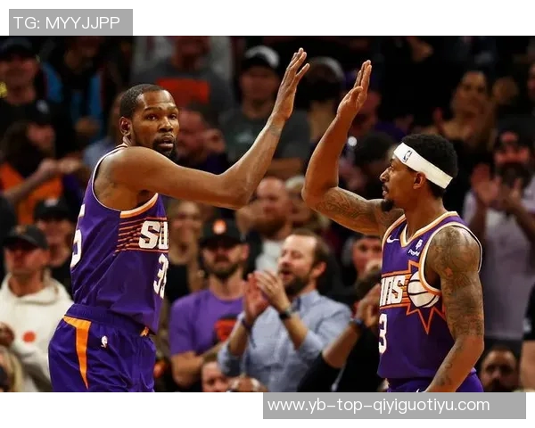 杜兰特呼吁队友主动创造机会不要总是依赖传球给他