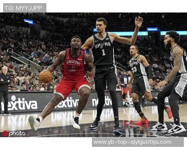 锡安表现惊艳12投10中砍下27分6篮板7助攻可惜球队未能获胜