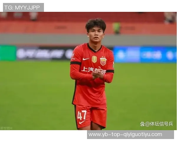 今夏加盟多特的新援贾斯汀勒马首次造访主场并参与U23训练活动